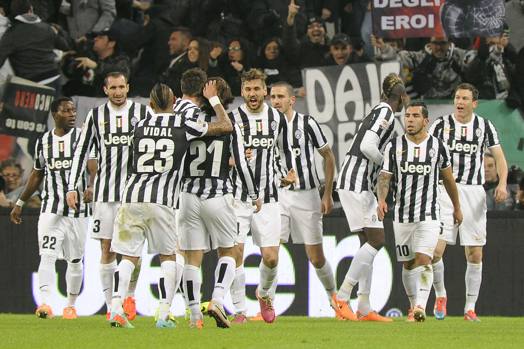 Tutta la Juve a festeggiare. Reuters